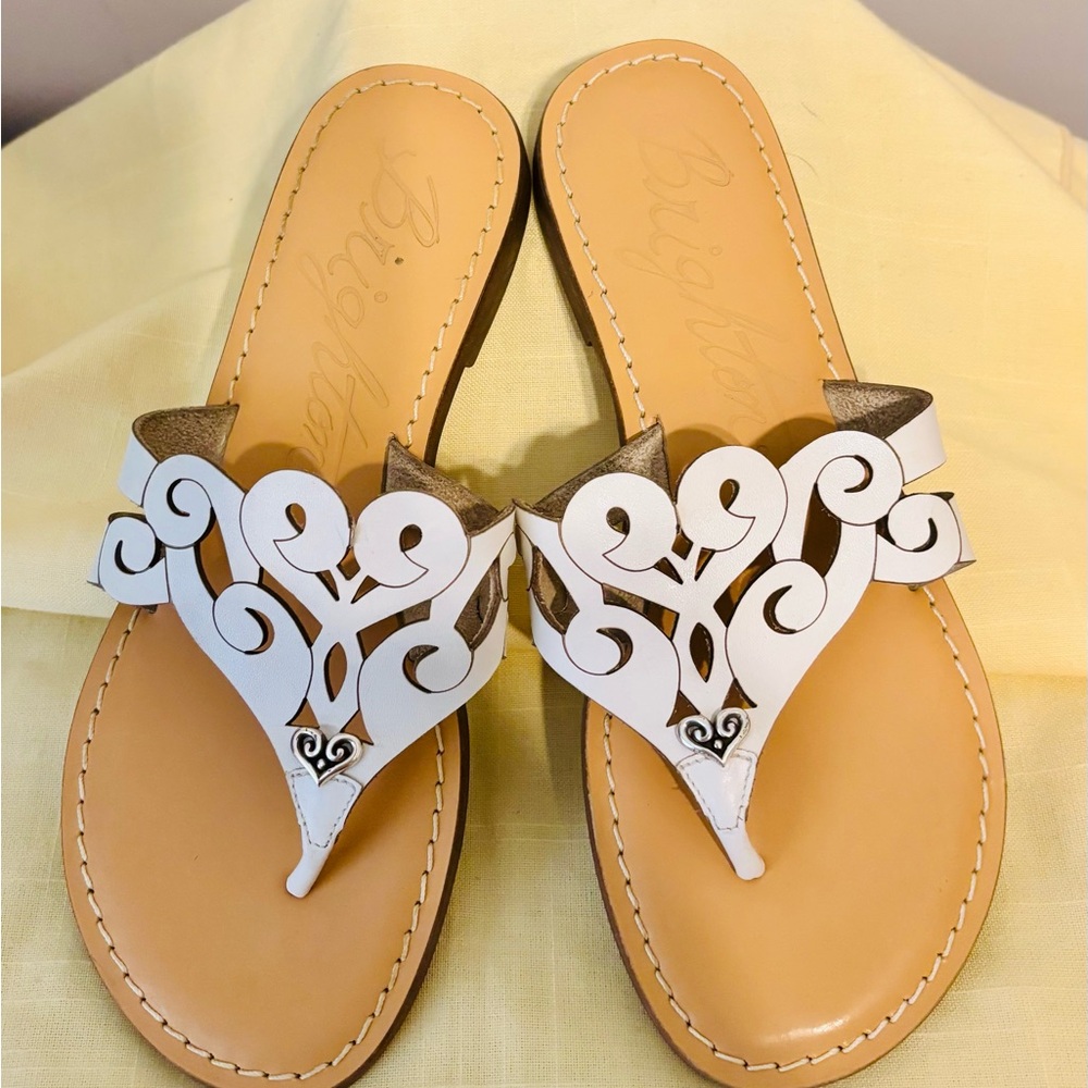 Brighton Ivory Leather Sandal Flip Flop Heart Shape Laser Size 6.5 Gently Worn